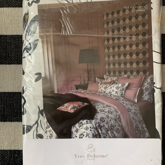 Yves Delorme Bedding Yves Delorme Queen Flat Sheet New In Package